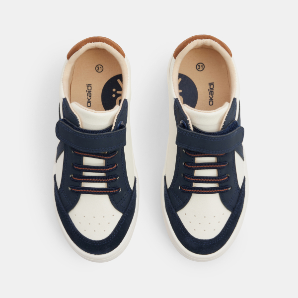 حذاء رياضي منخفض الرقبة بنمط «ستريت ستايل» باللون البيج للأولاد